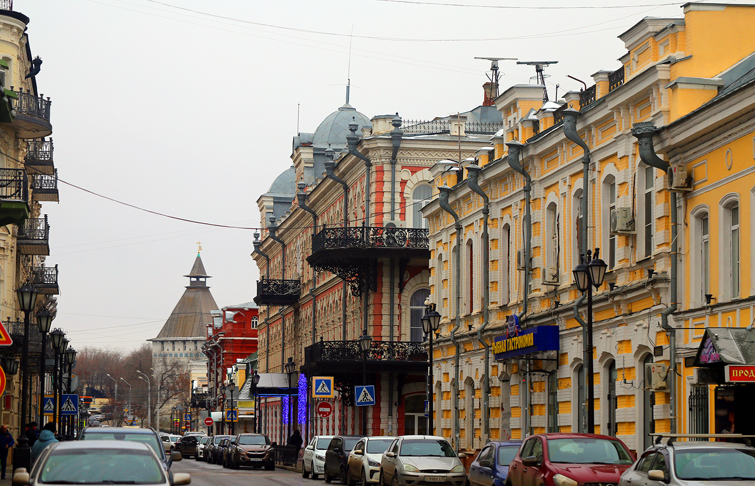 Центральная улица в Астрахани