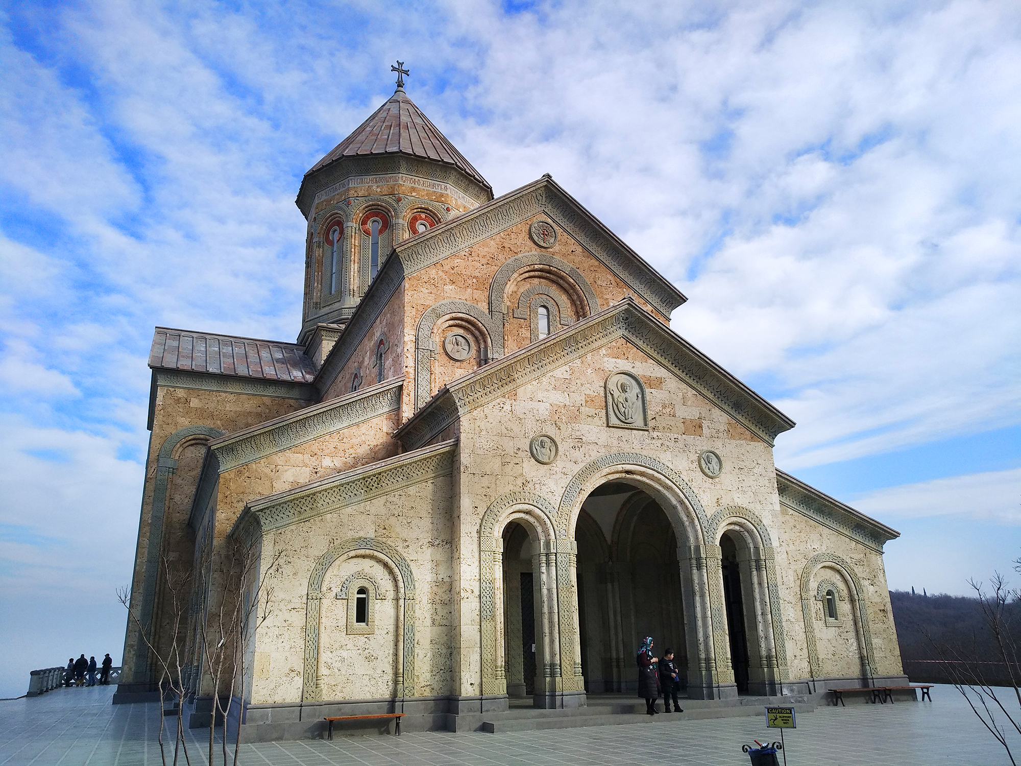 Храм святой нины в грузии фото